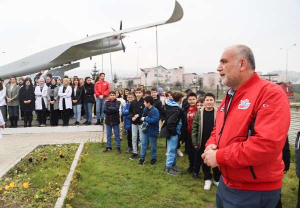 Canik'te Özdemir Bayraktar'a duygu dolu anma
