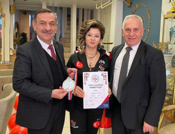 Dünya 2.'si kadın kuaför Denizli'nin gururu oldu