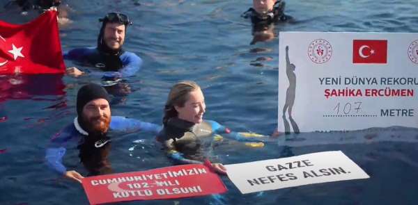Şahika Ercümen 'Cumhuriyet' ve 'Gazze' için dünya rekoru kırdı