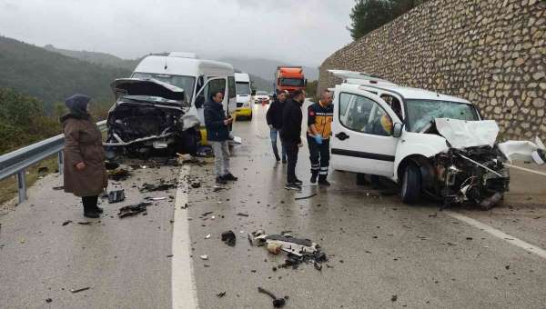 Bursa'da feci kaza: 1 ölü, 10 yaralı