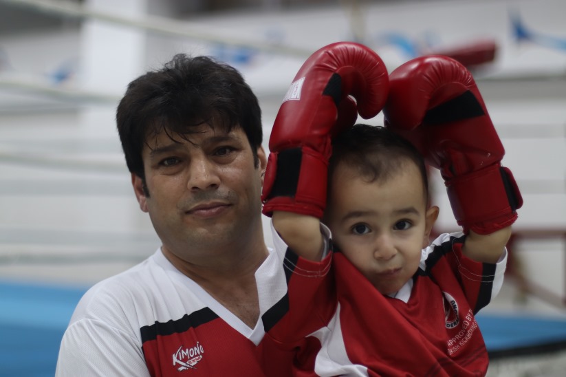 Samsun'da 2 yaşındaki Göktuğ'nun kick boksa olan ilgisi