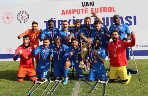 Ampute Futbol Türkiye Kupası'nın sahibi Şahinbey Belediyesi Gençlik ve Spor Kulübü oldu - Van haber