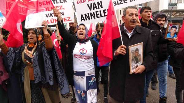 Evlat nöbetindeki ailelerden İstanbul saldırısına sert kınama - Van haber