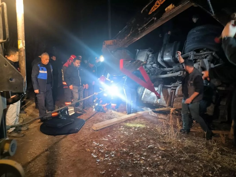 Malatya'dan acı haber! Uygulama yapan polislere TIR çarptı: 1 şehit, 1 yaralı...