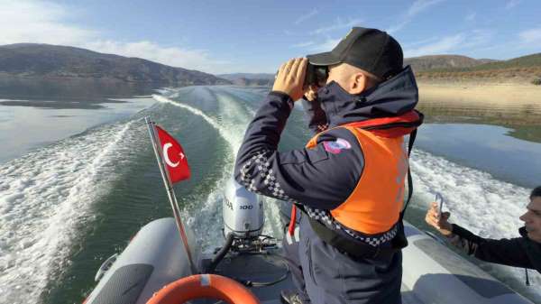 Denize kıyısı olmayan Tokat'ta jandarma bot timi baraj sularında huzuru sağlıyor