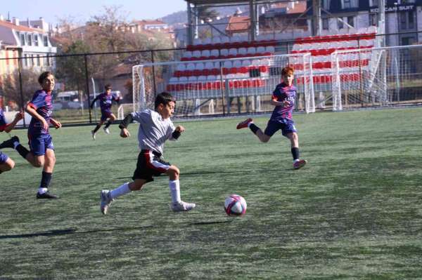 Okul Sporları Yıldız Erkek Futbol Müsabakaları sürüyor