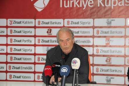 Mustafa Denizli: 'İki ayaklı maçların her zaman riski vardır' 