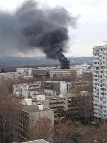 Fransa'da Lyon Üniversitesinin kampüsündeki bir binada patlama meydana geldi. 
