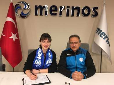 Merinosspor'un son transferi Pelin Beydüz ilk antrenmanına çıktı 