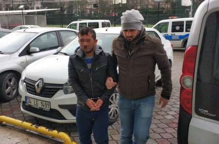 Evinde 1 kilo 850 gram esrarla yakalandı