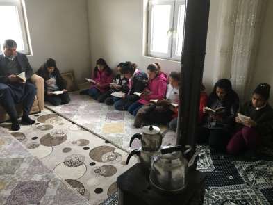 Öğrencilere kitap okuma alışkanlığı kazandırılıyor 