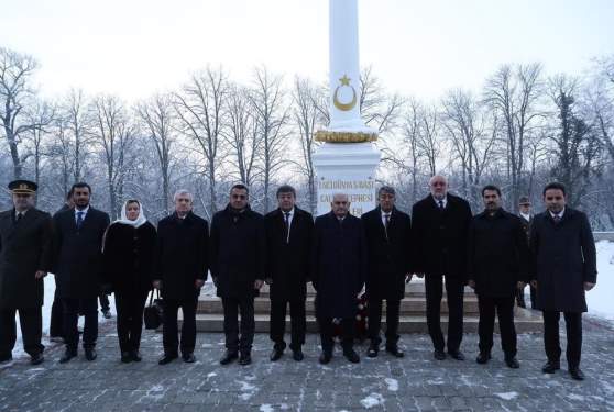 TBMM Başkanı Yıldırım, Budapeşte'deki Türk Şehitliği'ni ziyaret etti