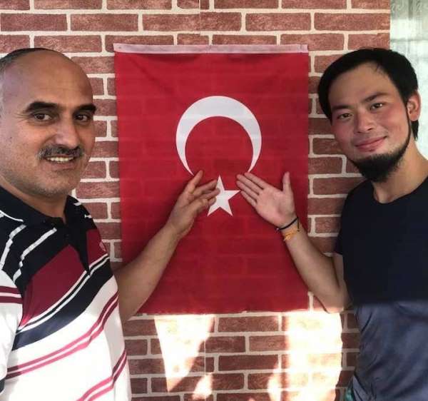 Japon gezgin Türkiye'de Müslüman oldu 