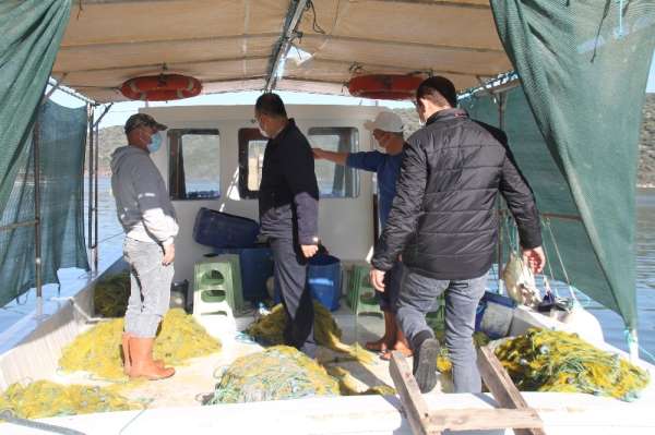 Milas'ta yasadışı su ürünleri avcılığının önlenmesi için denetimler sürüyor 