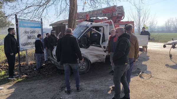 İnegöl'de kaza: 3 yaralı