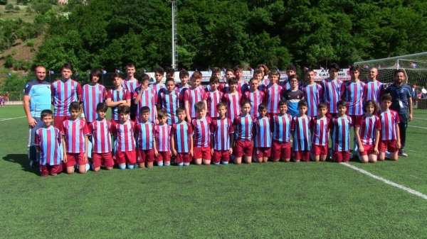 Trabzonspor Futbol Okulu'ndan miniklere turnuva 