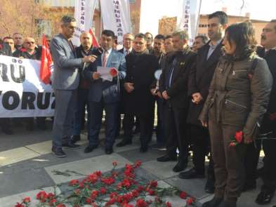 Sivil memurlardan saldırının yıl dönümünde Merasim Sokak'ta açıklama