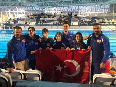 Yüzme Performans Sporcuları, Bulgaristan'dan Madalyalarla Döndü 