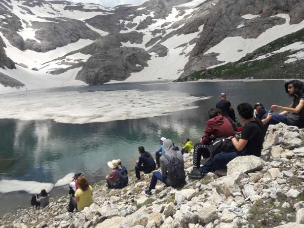 Bolkar Dağları'ndaki göllere ziyaretçi akını