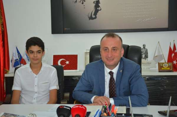 'Her şey çok güzel olacak' sloganının mimarı Berkay, Sinop Belediye Başkanı'nın 