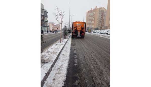 Belediye Başkanı Mehmet Savran 'Karla mücadele kaza oranlarını etkiliyor'