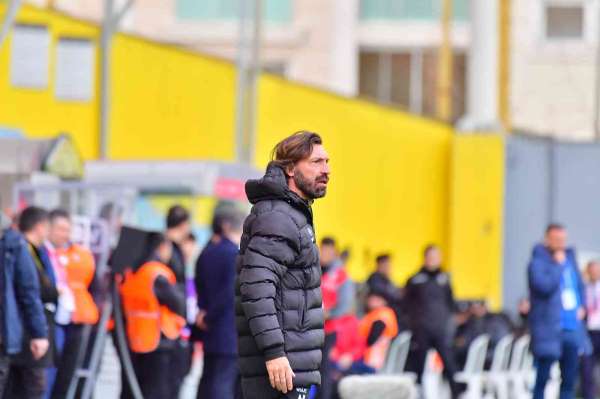 Andrea Pirlo'dan kadroda 8 değişiklik