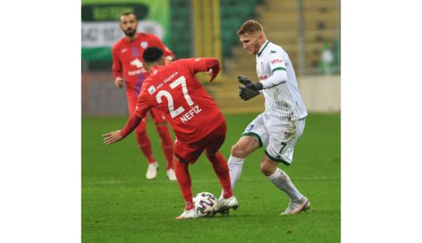 Bursaspor'da Balıkesirspor maçı öncesi 5 oyuncu kart sınırında
