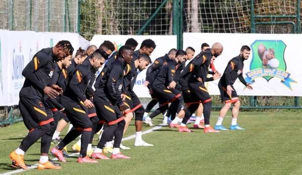 Galatasaray hazırlıklarını Antalya'da sürdürdü