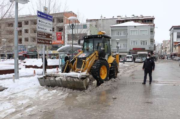 Havza Belediyesi'nde 24 saat kar mesaisi