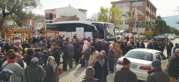Gerze'de 42 kişilik umre kafilesi dualarla uğurlandı