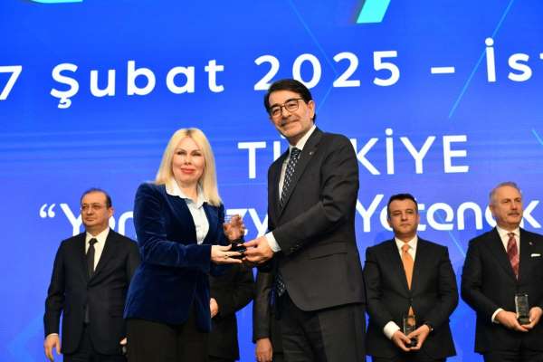 Akdeniz Üniversitesi'ne 'Kariyer Gelişiminde En Etkin Üniversite' ödülü