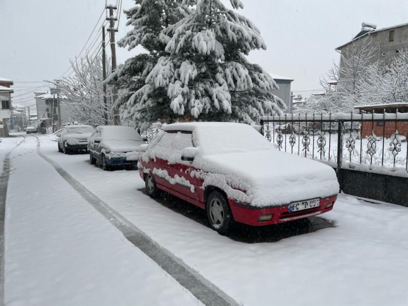 Kavak'ta kar kalınlığı 30 santimetreye ulaştı