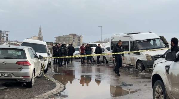 Yüksekova'da silahlı intihar girişimi: 1 ağır yaralı