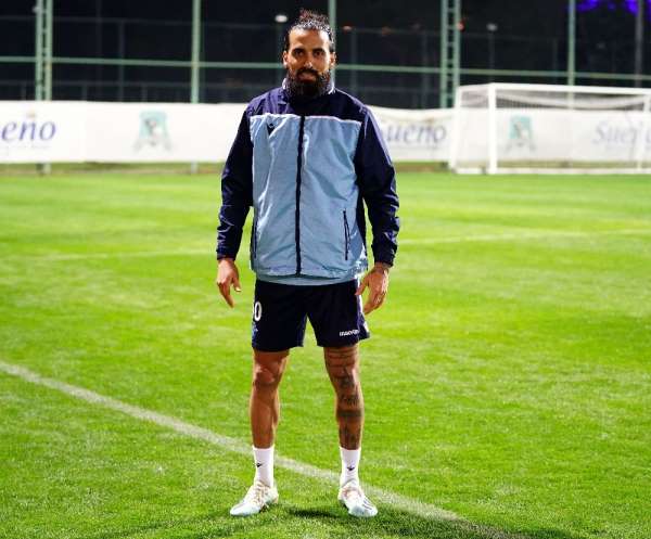 (Özel haber) Erkan Zengin: 'Futbolu bırakmayı düşünüyorum' 