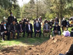 Burdur'da bıçaklanarak öldürülen Gizem'in cenazesi toprağa verildi