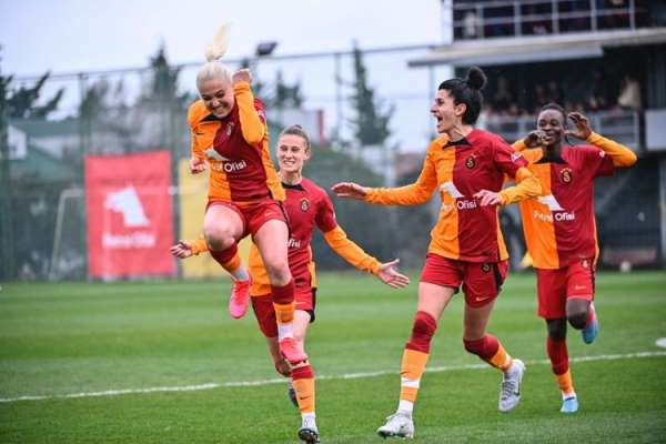 Galatasaray Kadın Futbol Takımı normal sezonu lider tamamladı - İstanbul haber