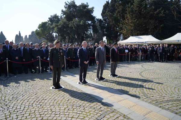 Çanakkale Şehitleri, Edirnekapı Şehitliği'nde törenle anıldı