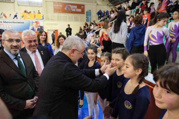 Şehit babasının kabrine bıraktığı notla duygulandırmıştı, belediye başkanı yalnız bırakmadı