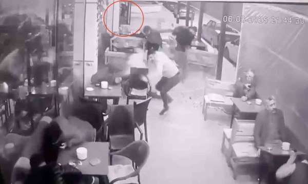 1 kişinin öldüğü, 4 kişinin yaralandığı silahlı saldırının güvenlik kamerası görüntüleri ortaya çıktı