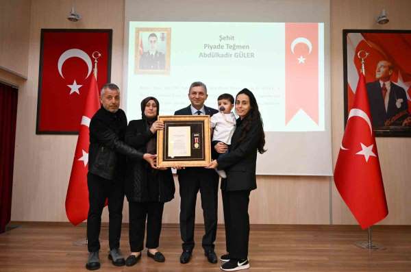Antalya'da şehit aileleri ve gazilere devlet övünç madalyası verildi