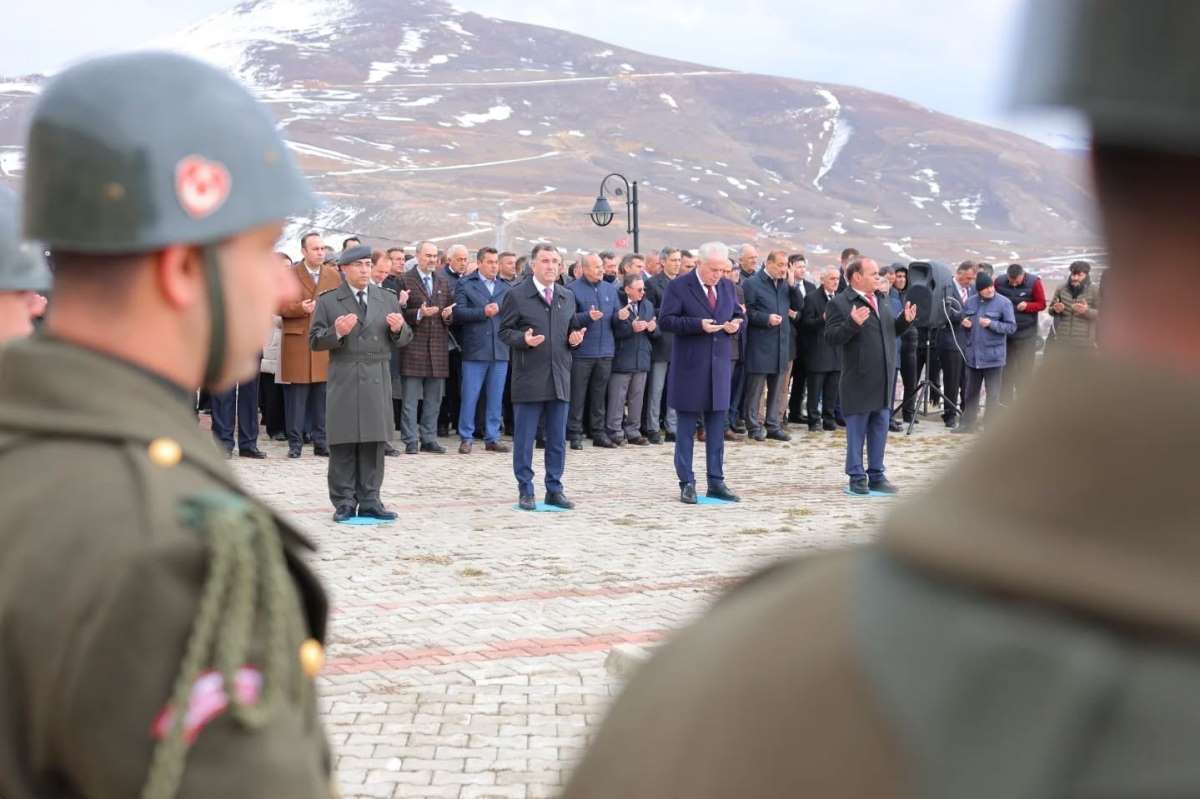 Bayburt'ta şehitler anıldı Çanakkale Zaferi kutlandı