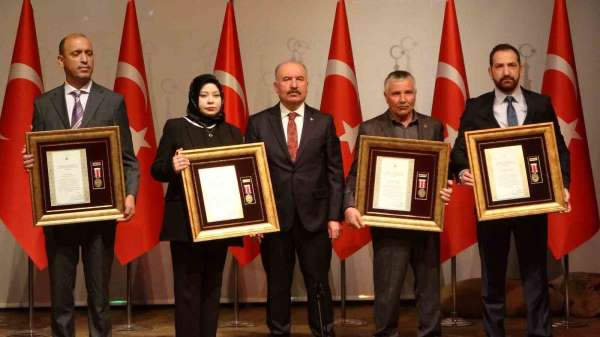 Çorum'da şehit aileleri ve gazilere devlet övünç madalyası tevcih edildi