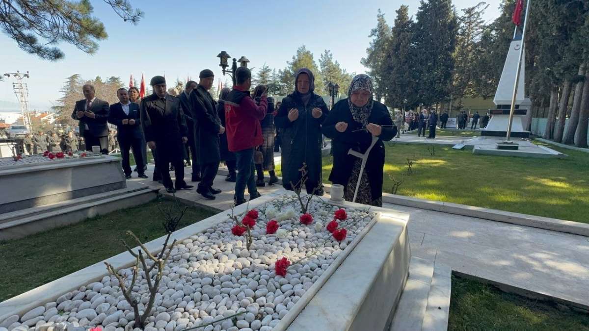 Eğirdir'de 18 Mart Şehitleri Anma ve Çanakkale Deniz Zaferi'nin 110 yıl dönümü için tören düzenlendi