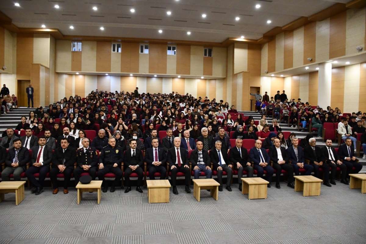 Kulu'da Çanakkale Zaferi'nin yıl dönümünde şehitler anıldı