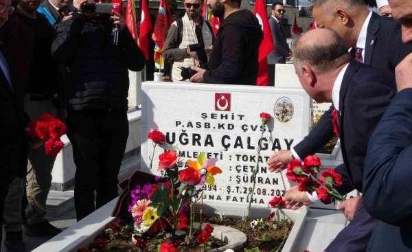 Şehit babası: 'Burası bizim çatısız evimiz'