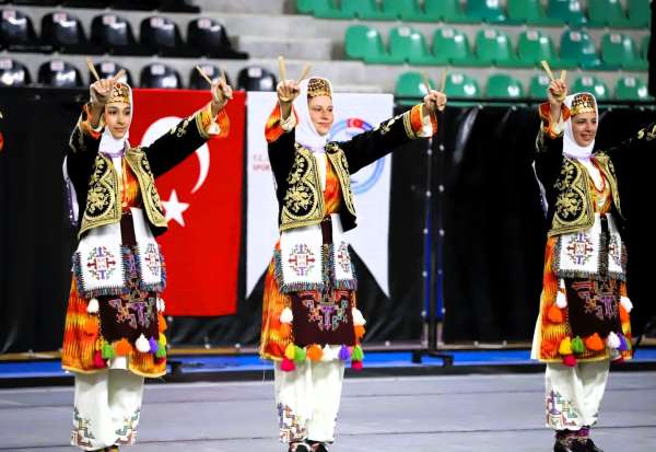 Anadolu'nun renkleri Denizli'de buluştu