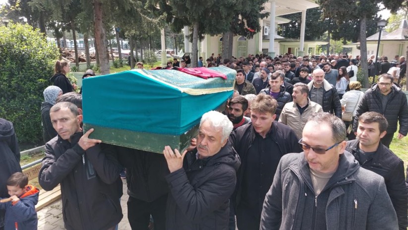 Staj yaptığı inşaatta düşerek hayatını kaybeden lise öğrencisi toprağa verildi