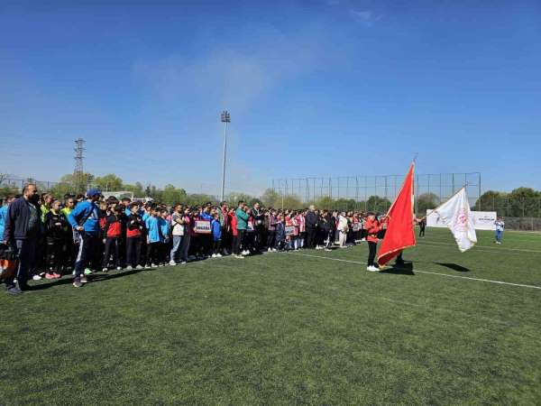 Akşemsettin Ortaokulu Çim Hokeyi Yıldız kızlar müsabakalarında Ankara'yı temsil etti