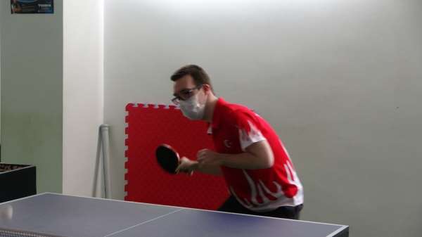 Down sendromlu Erman Çetiner'in masa tenisiyle hayatı değişti