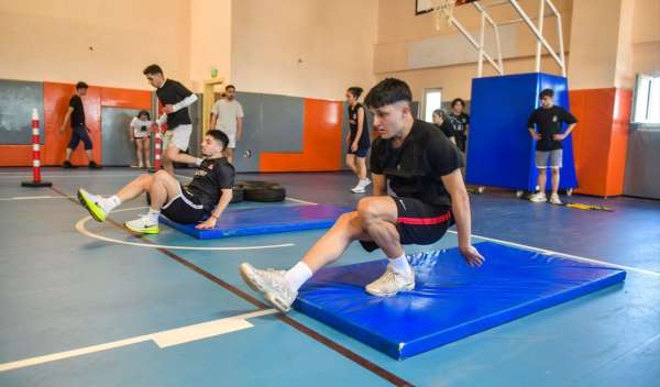 Esenyurt Belediyesi gençleri geleceğe sporla hazırlıyor